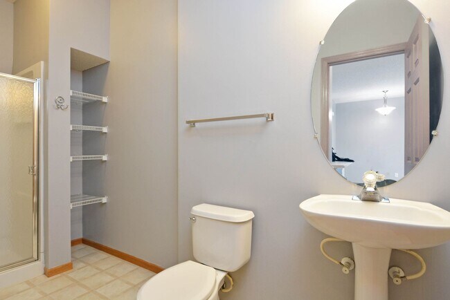 Building Photo - 3 Bed 2 bath Townhome in Maple Grove Avail...