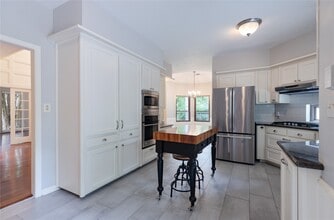 Building Photo - 9 Mallard Glen Pl
