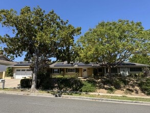 Building Photo - 1232 Longview Dr