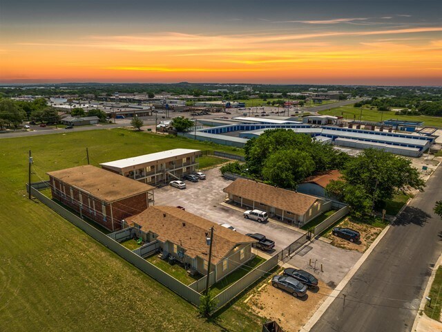 Building Photo - 1204 Bundrant Dr