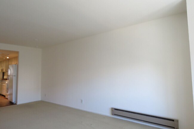Building Photo - BMR Unit -Bright One Bedroom Condo with Pa...