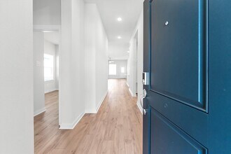 Building Photo - 16931 Tulip Row Ln