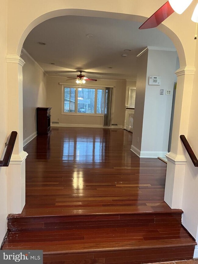 Building Photo - 4400 San Carlos Dr