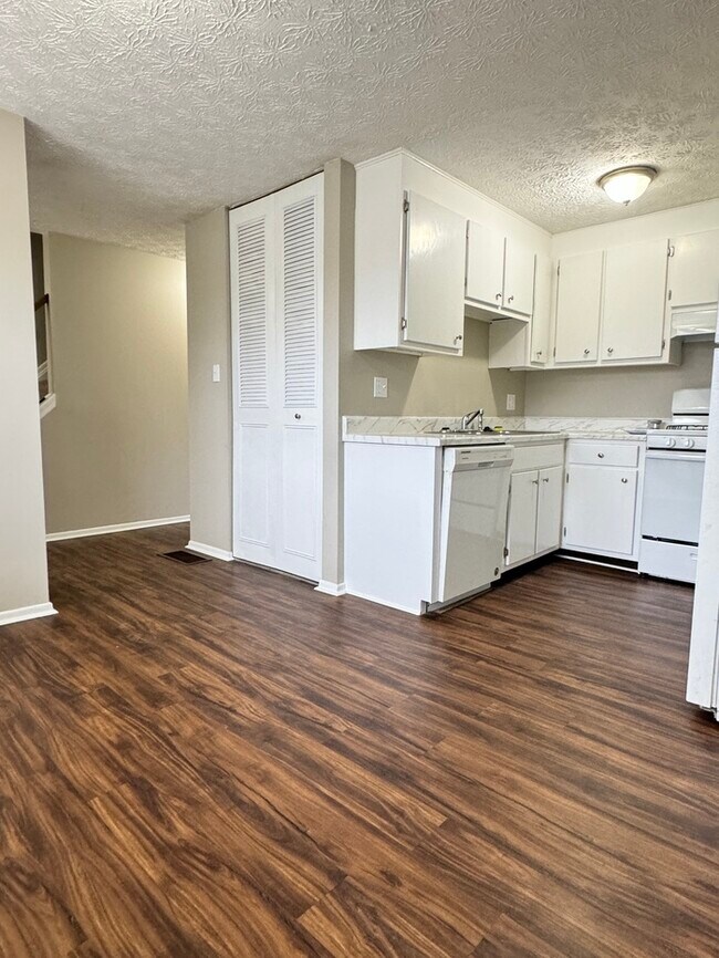 Building Photo - 5107 Sedalia Dr