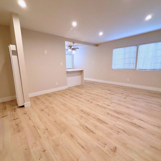 Foto del edificio - 2233 Grand Ave