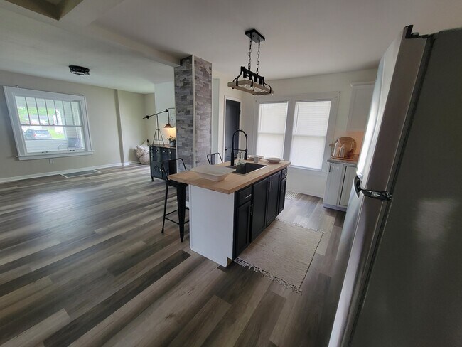 Foto del edificio - 330 W Ashton Ave