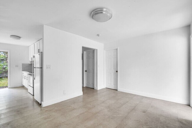 Foto del edificio - 645 NW 15th Ave