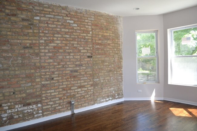 Foto del edificio - 3342 W Beach Ave