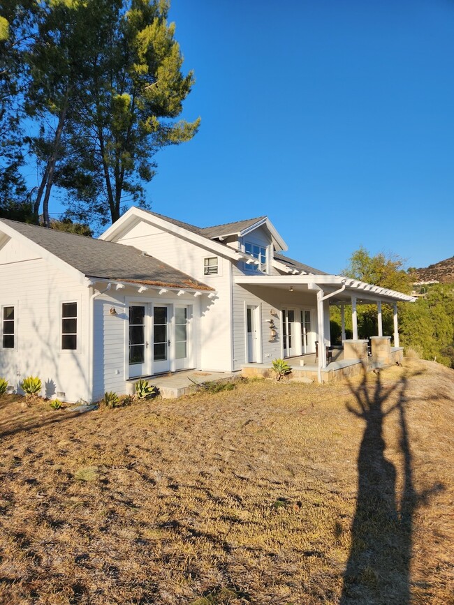 Building Photo - 3838 Paseo Primario
