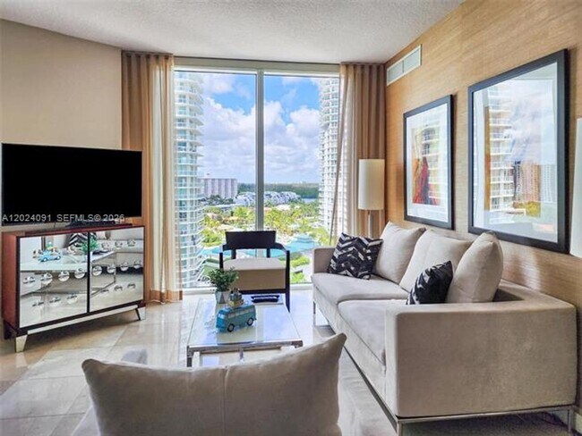Foto del edificio - 150 Sunny Isles Blvd