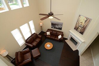 Building Photo - 5002 Hearth Hollow Ln