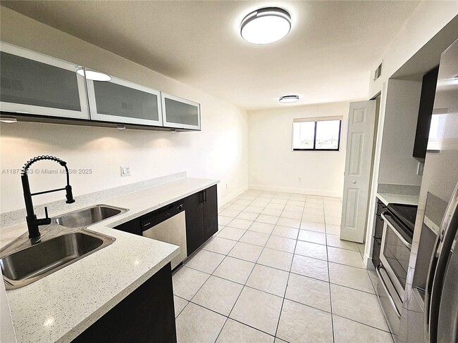 Foto del edificio - 8517 NW 7th St