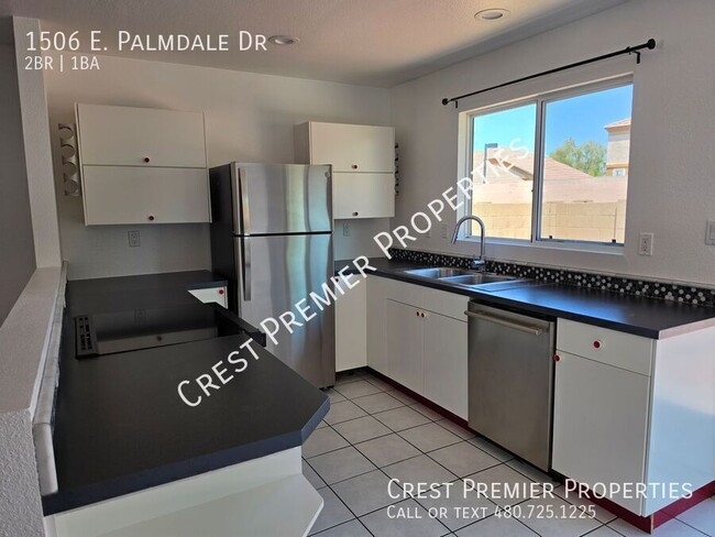 Building Photo - 1506 E Palmdale Dr