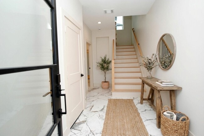 Building Photo - 6310 Illinois St