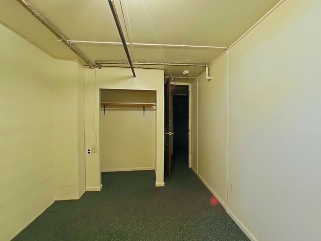 Building Photo - Room ~ Close to Campus