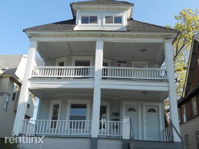 Building Photo - 2319 E Genesee St