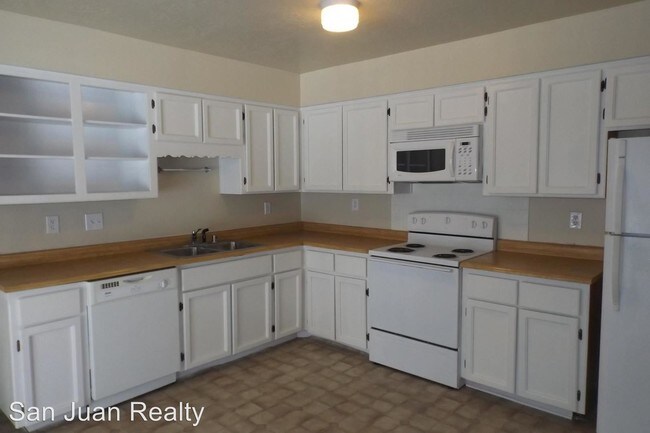 Building Photo - 3 br, 2 bath House - 812 Apahce