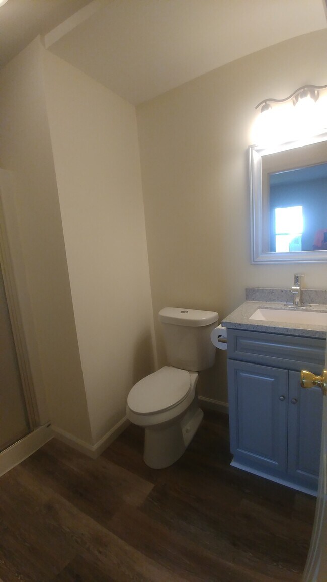 Baño 2 - 11 Center St