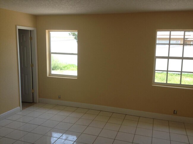 Foto del edificio - 3770 NE 16th Ave