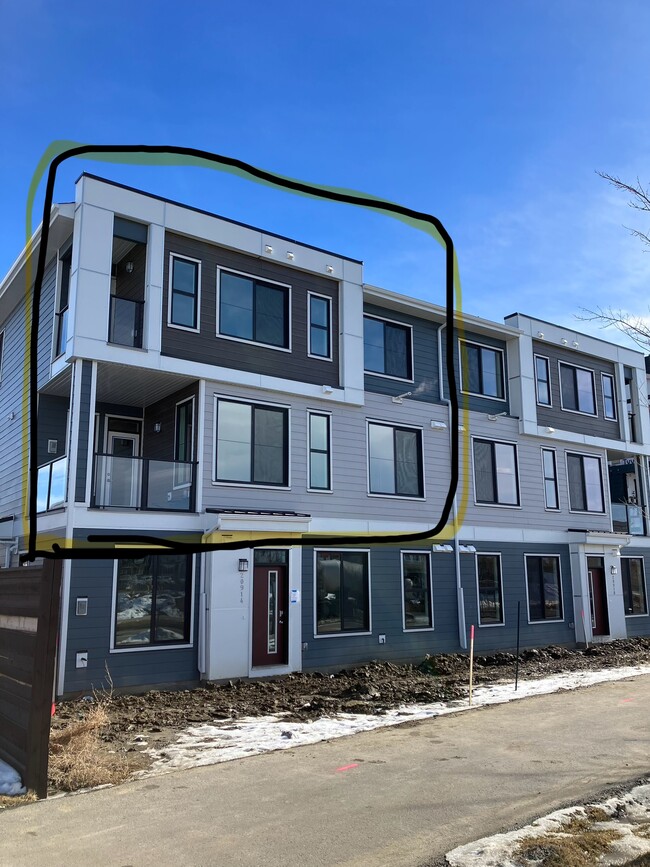 Building Photo - 380 Seton Villas SE