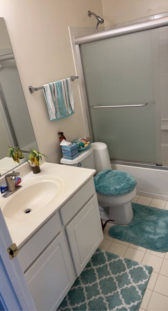 Foto del edificio - 8752 Stonehouse Dr