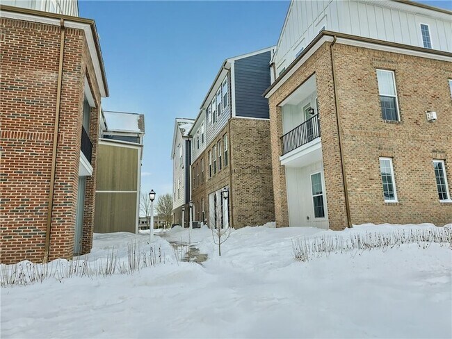 Foto del edificio - 305 Frederick Wy