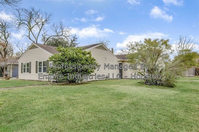 Building Photo - 5402 Woodlark St