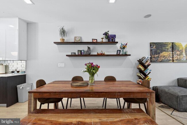 Foto del edificio - 722 E Thompson St