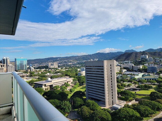 Foto del edificio - Split AC. Two Parking. Kakaako. (RRLLC)