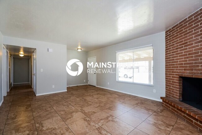 Building Photo - 4 Bedroom Pet-Friendly Home in Tucson, AZ ...
