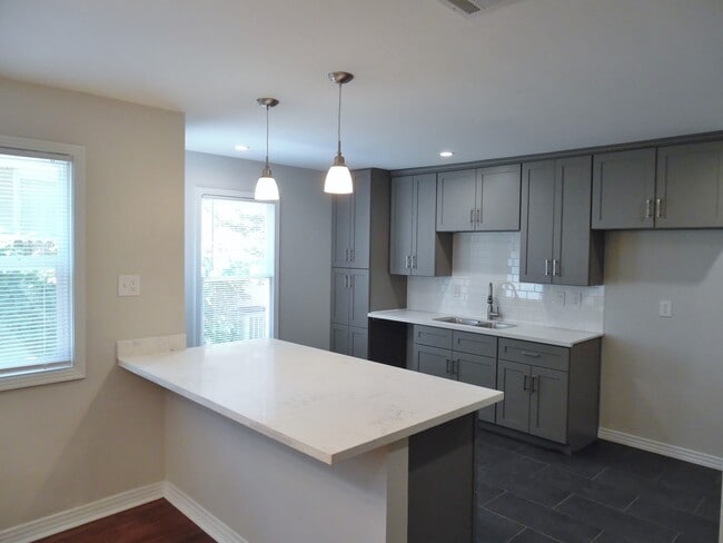 Building Photo - Remodeled Berkeley Triplex with 2 Bedrooms and 2 and 1/2 Baths