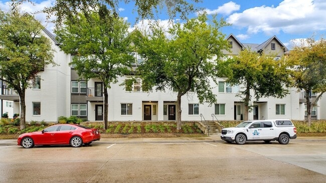 Building Photo - 3364 Norris St