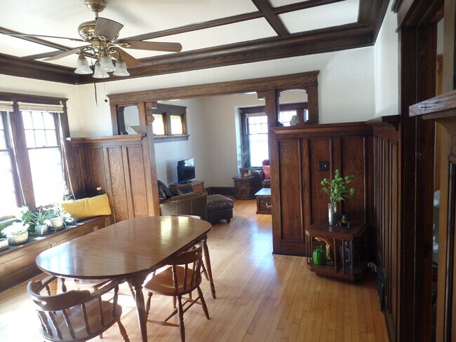 Dinning Room - 3364 N Oakland Ave
