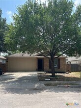 Building Photo - 349 Hummingbird Dr