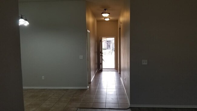 Building Photo - 2409 Frisco Way