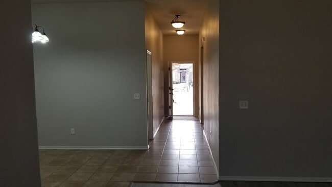 Foto del edificio - 2409 Frisco Way