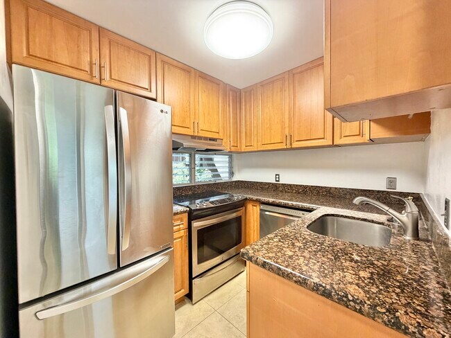 Foto del edificio - 3741 Kanaina Ave