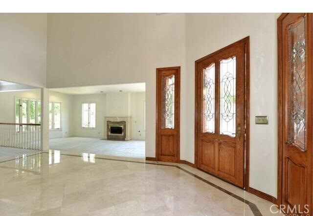 Foto del edificio - 235 Silver Tree Rd