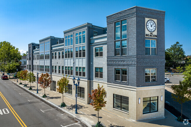 Building Photo - THE BEACON ON MAIN