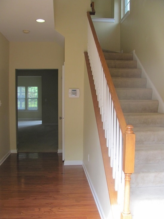 Building Photo - Available NOW - Must See Townhome in Liberty Crossing!