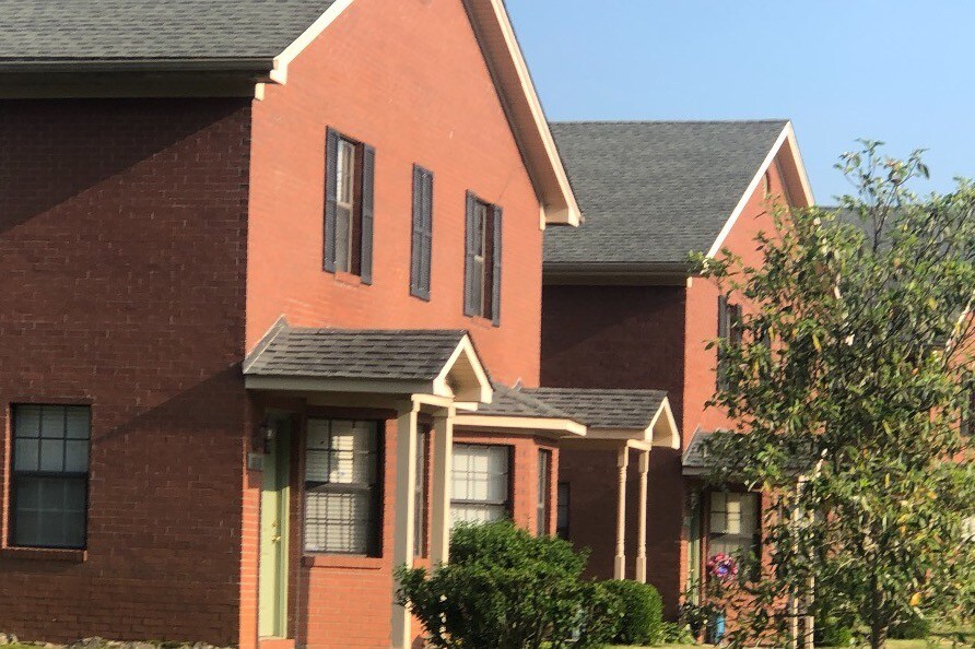 1813 Stafford Cove, Oxford, MS 38655 Townhome Rentals in Oxford MS