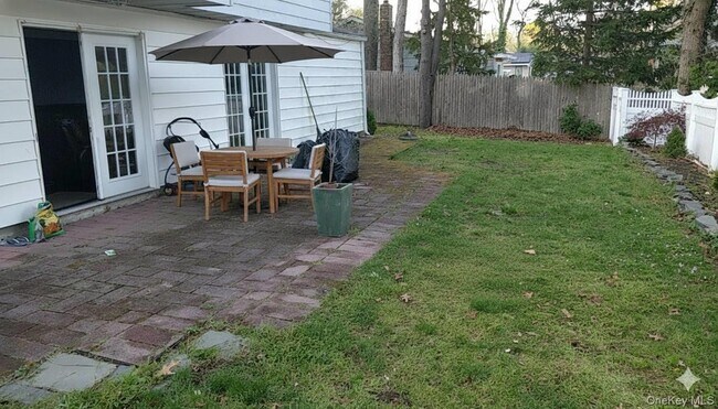 Foto del edificio - 461 Gibbs Pond Rd