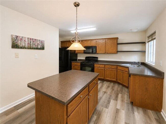 Building Photo - 122 Broadstone Dr