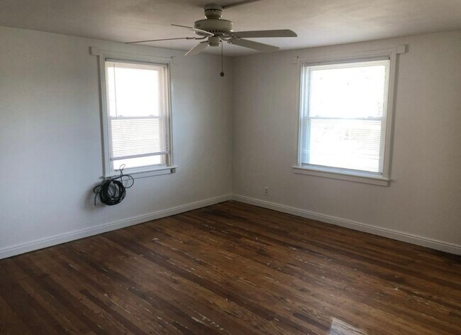 Sala de estar - 483 N Prospect St