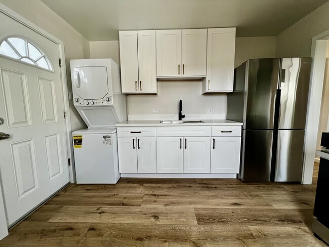 Foto del edificio - 3313 Clairemont Mesa Blvd