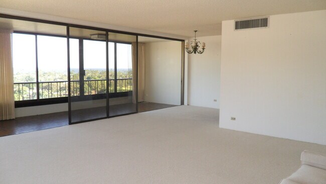 Foto del edificio - **REGENCY AT KAHALA 3BD/2BA/1PK CONDO FOR RENT**
