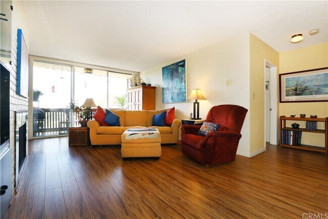 Building Photo - 5875 Doverwood Dr