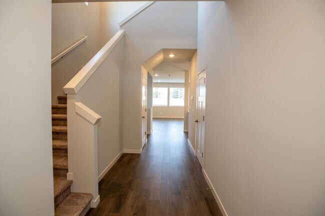 Building Photo - Spacious Brand New 4 Bedroom Home!