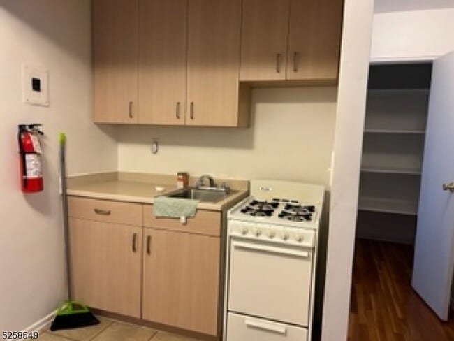 Building Photo - 123 Milligan Pl