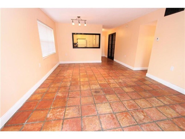 Foto del edificio - 11261 N Kendall Dr